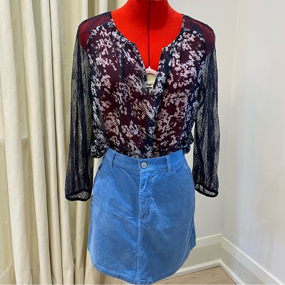 Ann Taylor Top, Blue Floral Blouse, Sheer, Navy Lace 3/4 Sleeves, Women's (US M) - Picture 3 of 12